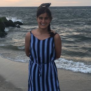 Meet your Posher, Laurie